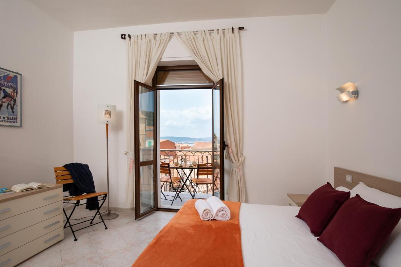 Old Charm - Seaview Apartment ลามัดดาเลนา ภายนอก รูปภาพ